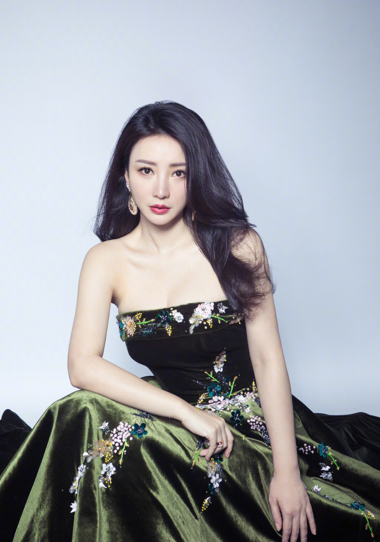 柳岩绝美的八张美照,性感美丽,惊艳动人