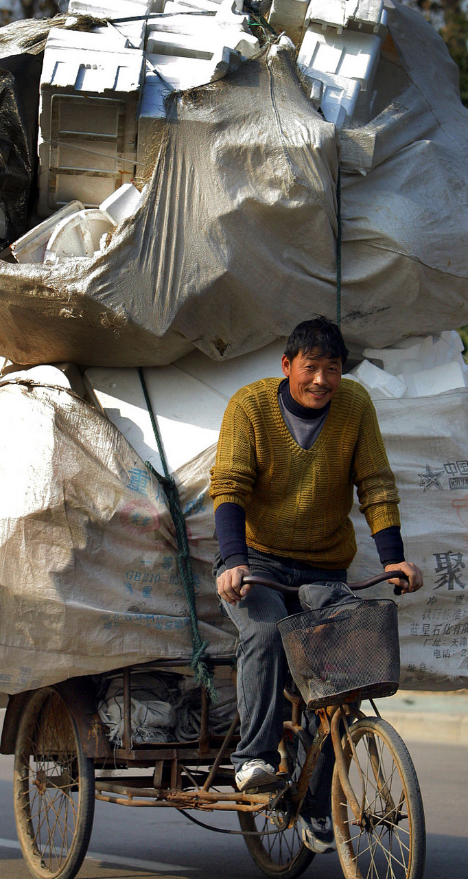 捡破烂也能月入过万#   你相信捡破烂能月入过万吗?是的,你没听错!