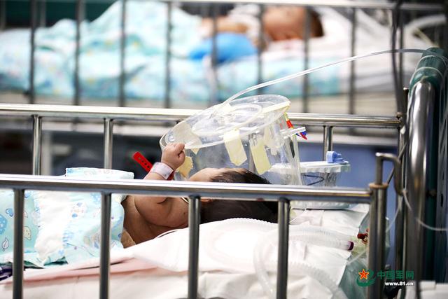 探访八一儿童医院儿童重症监护病房:感动在"医"瞬间