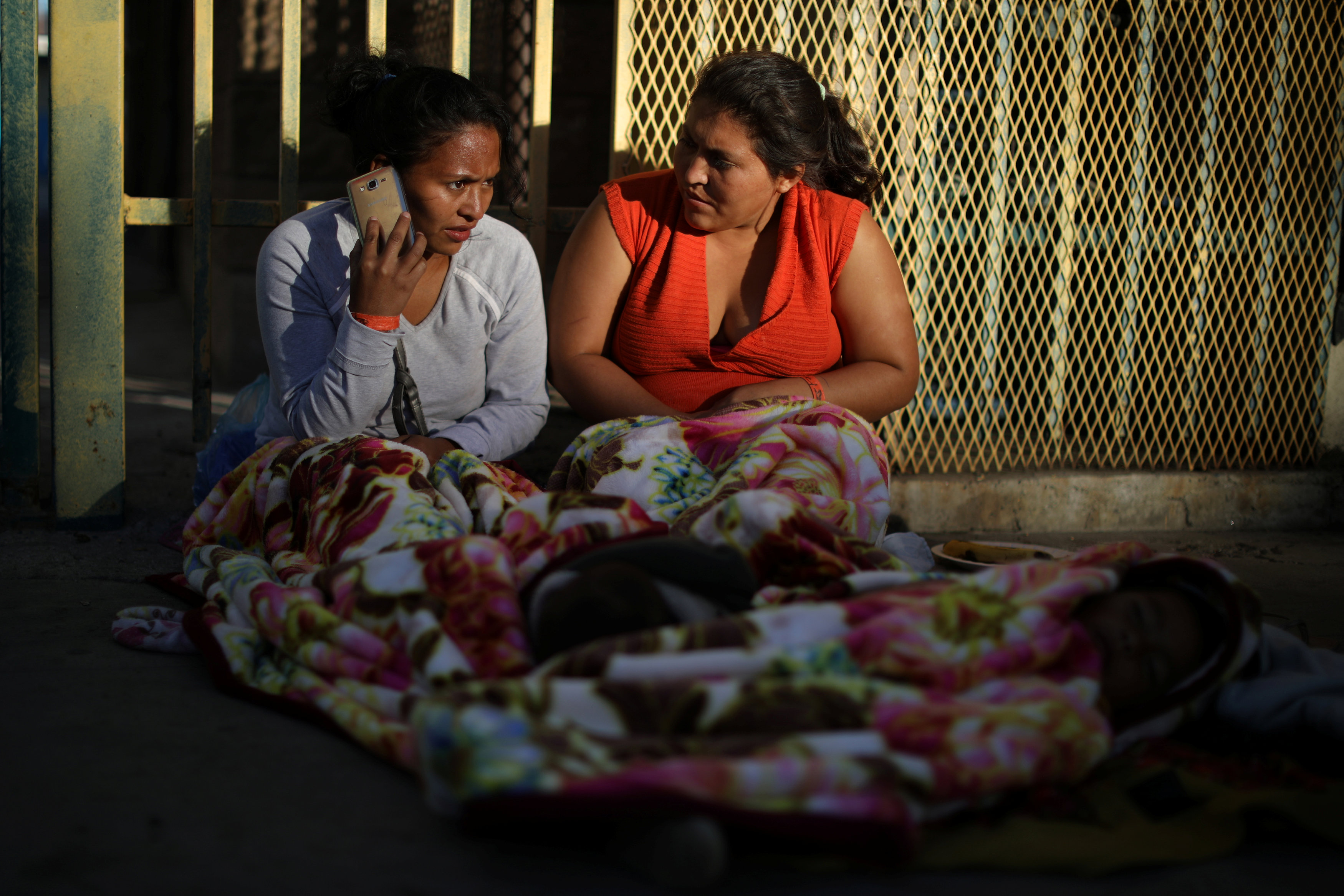 中美洲移民聚集美墨边境(10)