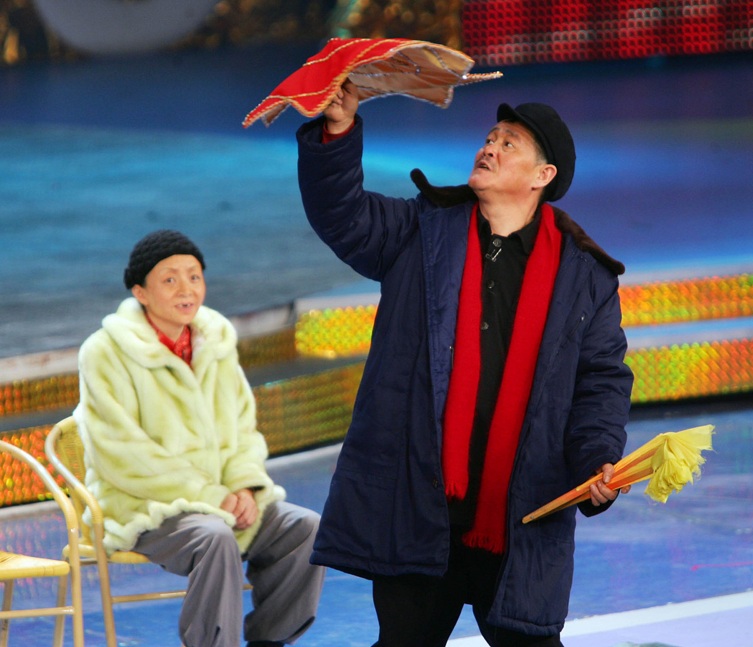 春晚"翻车"现场 2006年春晚,赵本山和宋丹丹合作表演小品《说事》,没