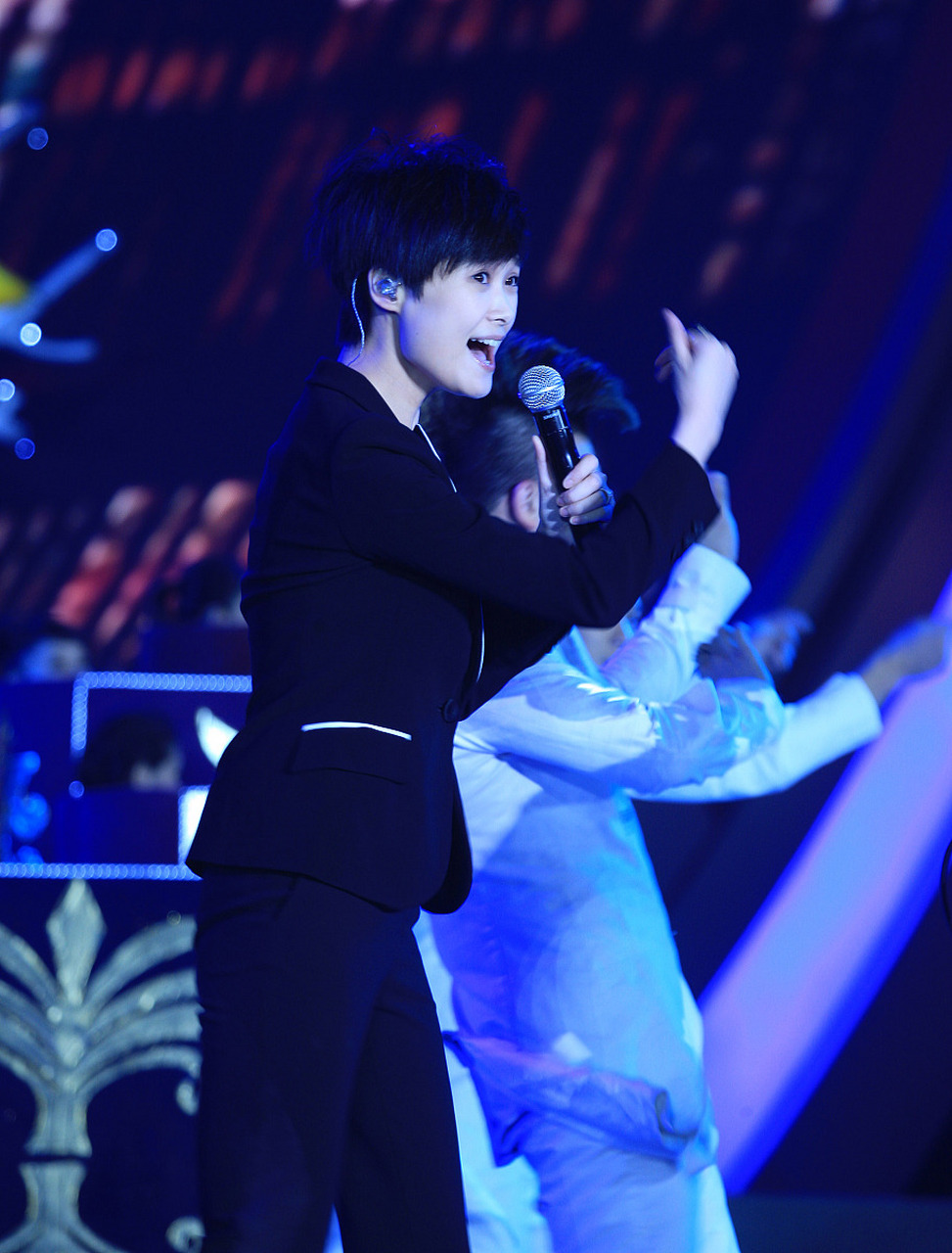 现在,有一个超级大咖歌手——华晨宇,绝对能满足你对音乐的热爱!