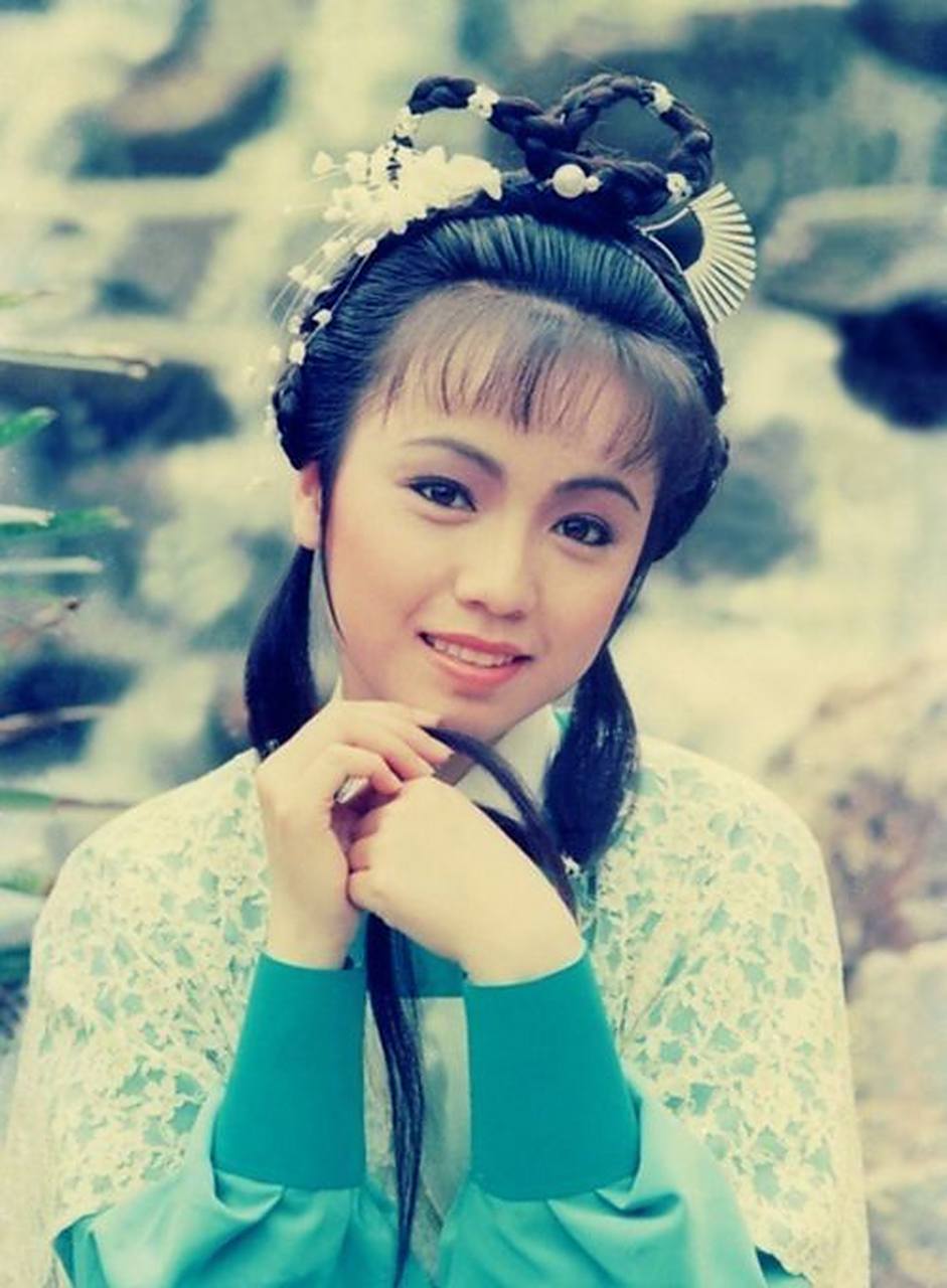 今日热点#【那年今日出生的名人们】1966年,港台女明星邓萃雯出生.