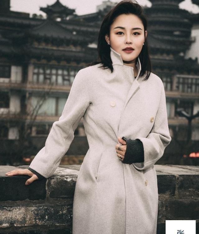 母亲是"商界一姐"崔荣华