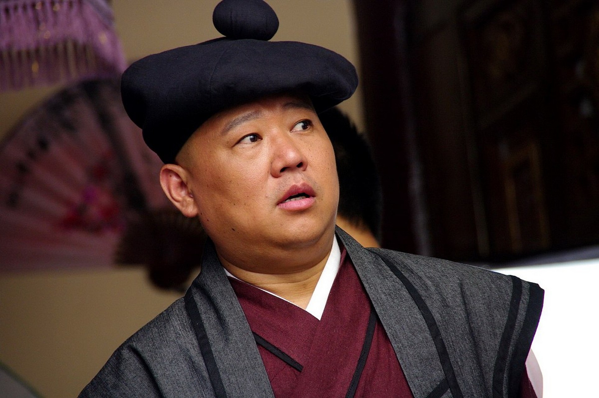 郭德纲演电影票房惨淡无比,但是相声和话剧场场爆满.