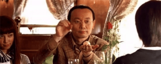 《天下无贼》有一段黎叔手剥生鸡蛋的画面,现实中真有人能做到吗