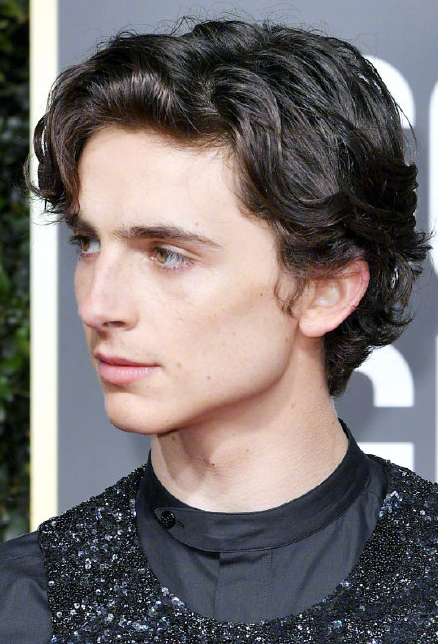 甜茶这件毛衣好个性,肩膀上还要挖个洞,笑起来的样子太甜了