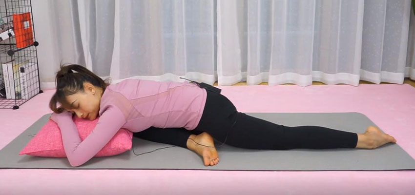 天鹅式——最好的催眠瑜伽,睡不着时做一做,3分钟带你入梦乡!