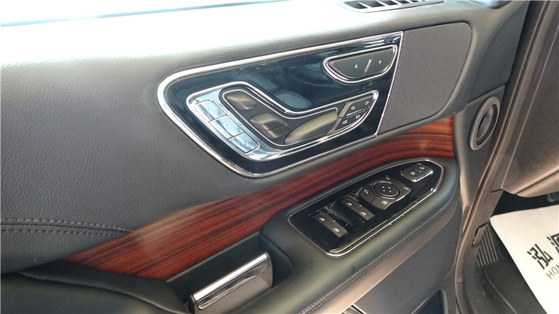 生而高贵,18款林肯领航员,豪华全尺寸suv,很有存在感!