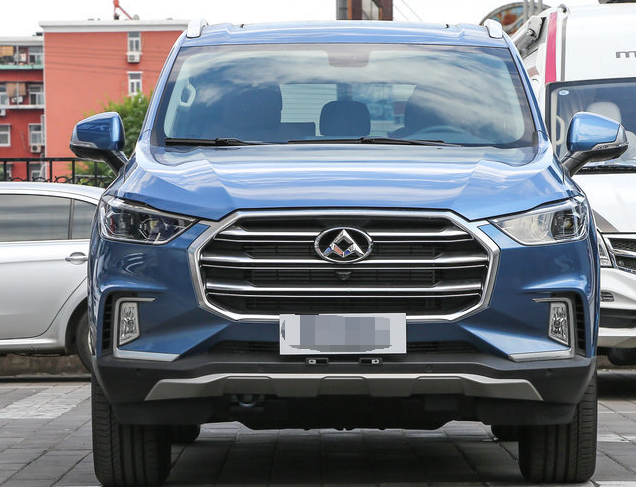 时尚优雅,上汽大通d90自动四驱北极星,做潮流的指引者