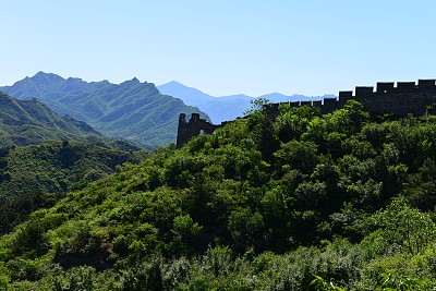 河北省承德市,金山嶺長城晴空萬里碧空如黛,顯得更加的壯麗