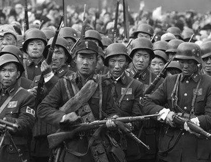 在解放戰爭時期,在1948年的淮海戰役之時,國軍已經節節敗退了,失敗是