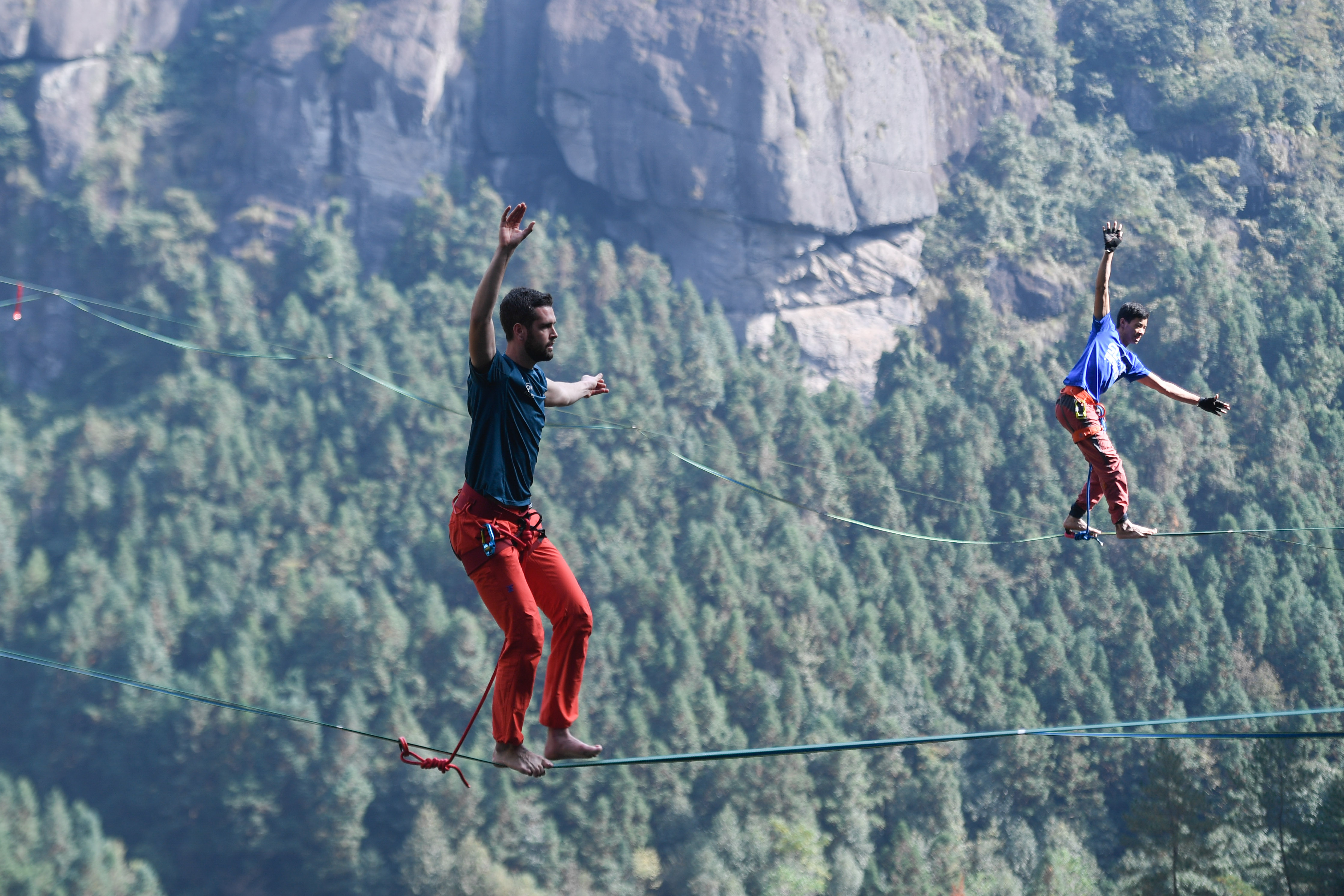 第六届全球高空扁带挑战赛在浙江仙居举办
