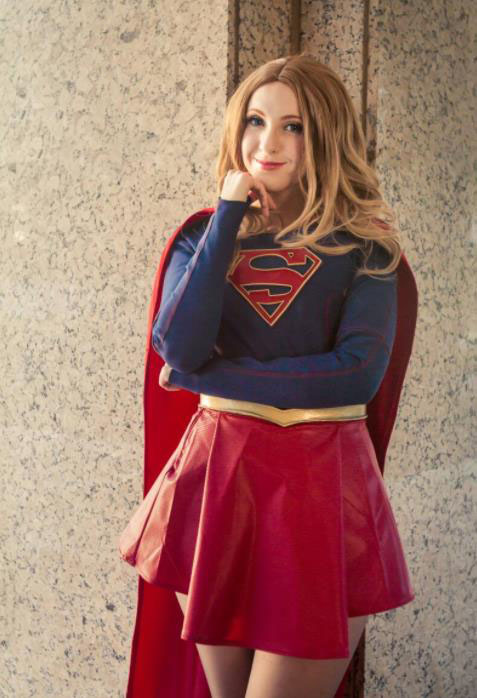 女超人cos,网友:当超人还能穿恨天高吗?需要时能拿来当武器?