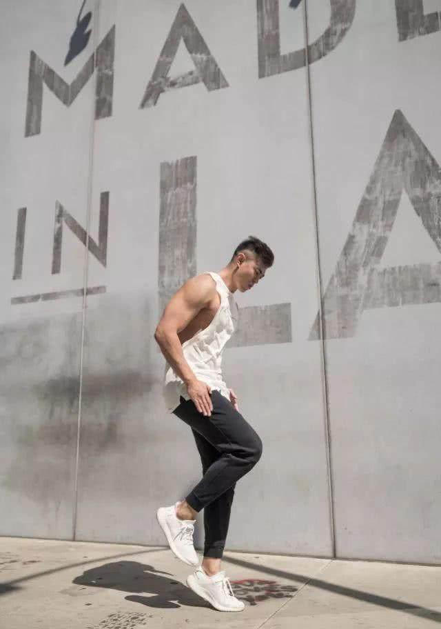 体育学院的肌肉男神,一身腱子肉男人味爆棚