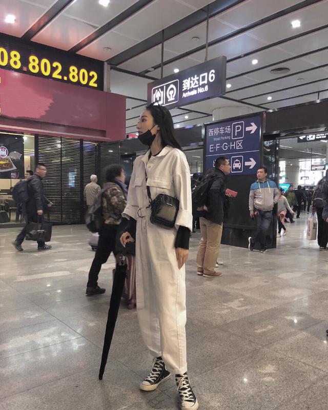 小鬼王琳凯的绯闻女友今日被解约,曾是校园暴力的主导者