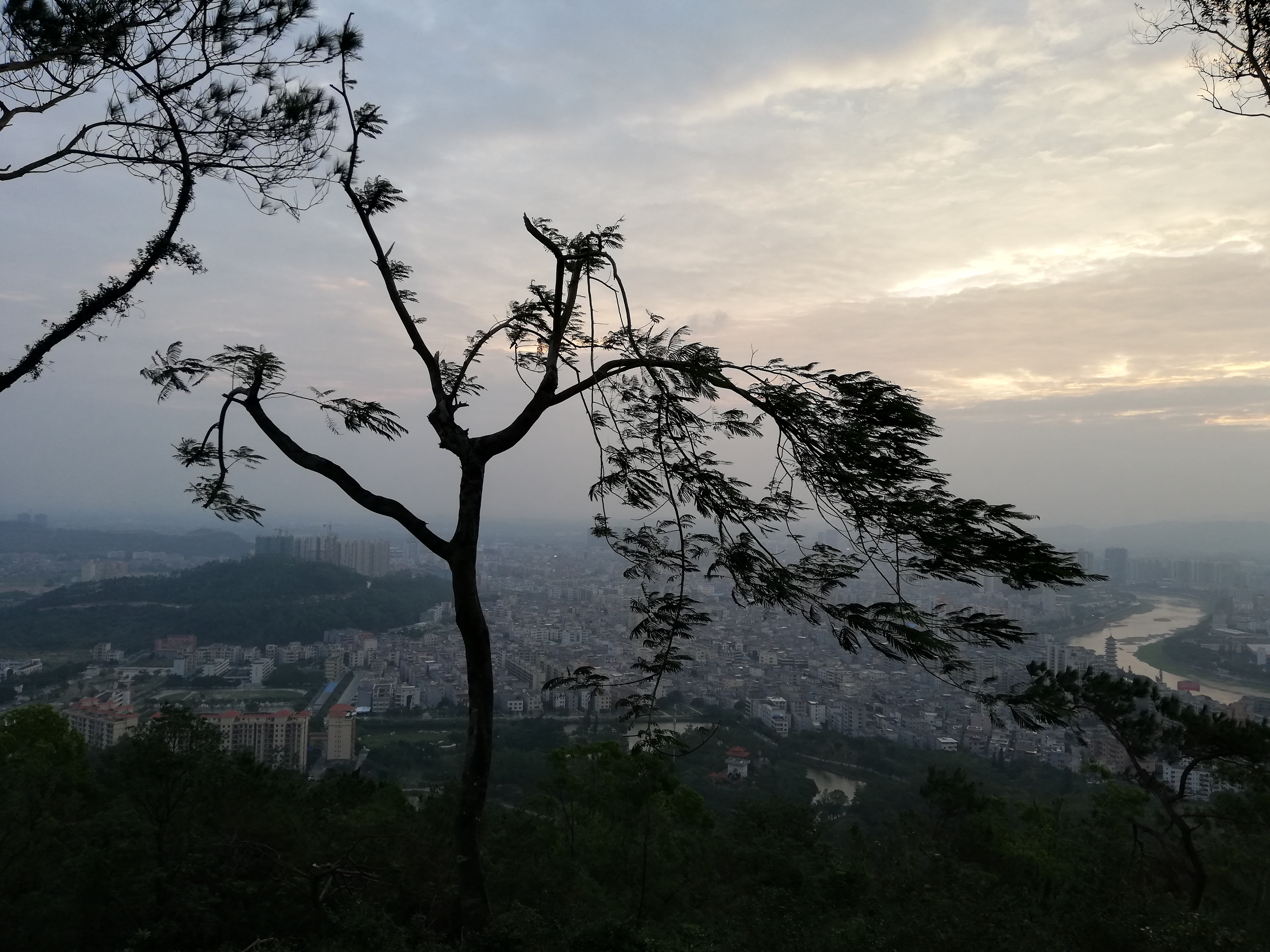 小城恩平的鳌峰公园