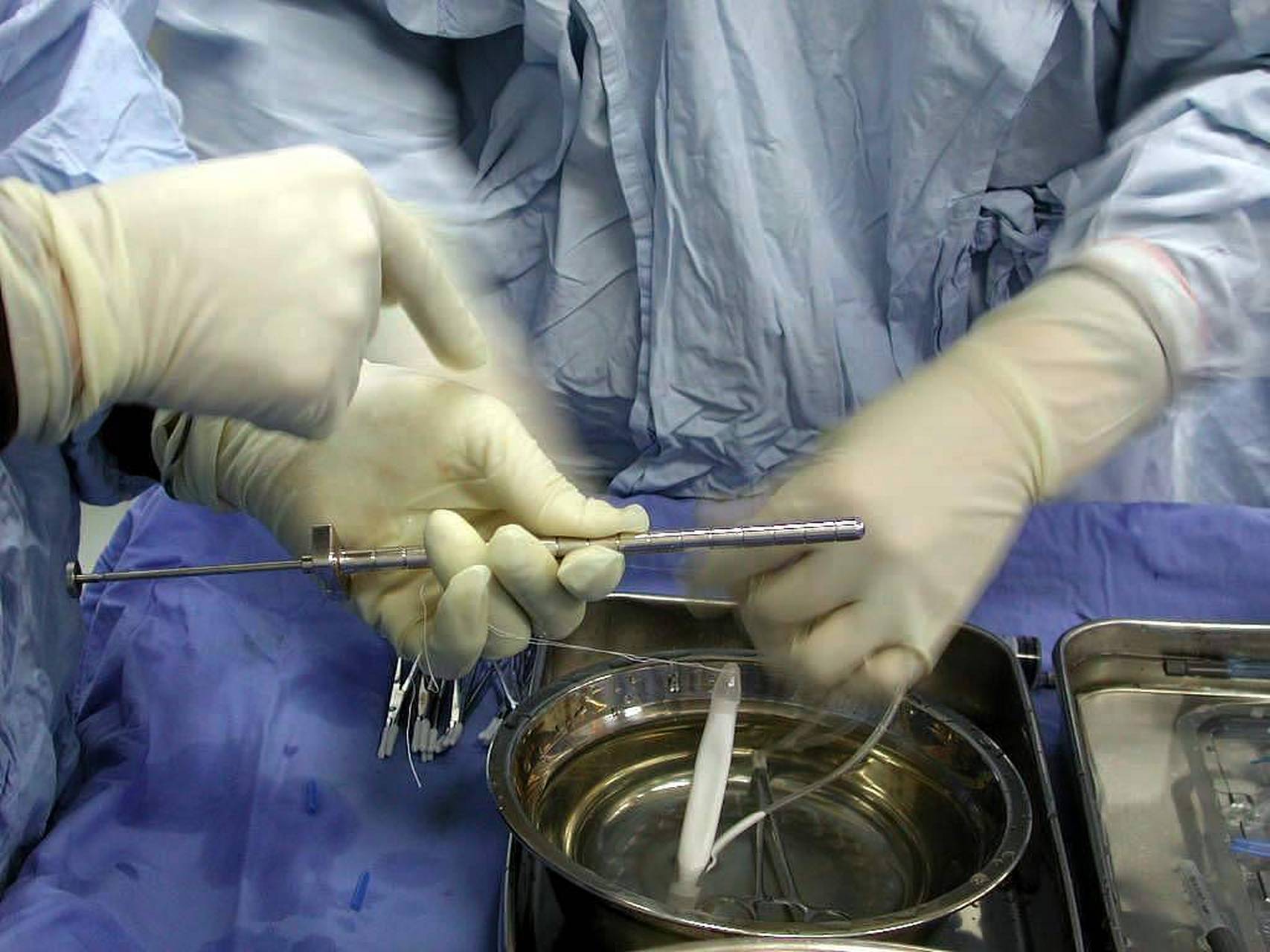 阴茎能延长是生理构造决定的,因为阴茎是由两个阴茎