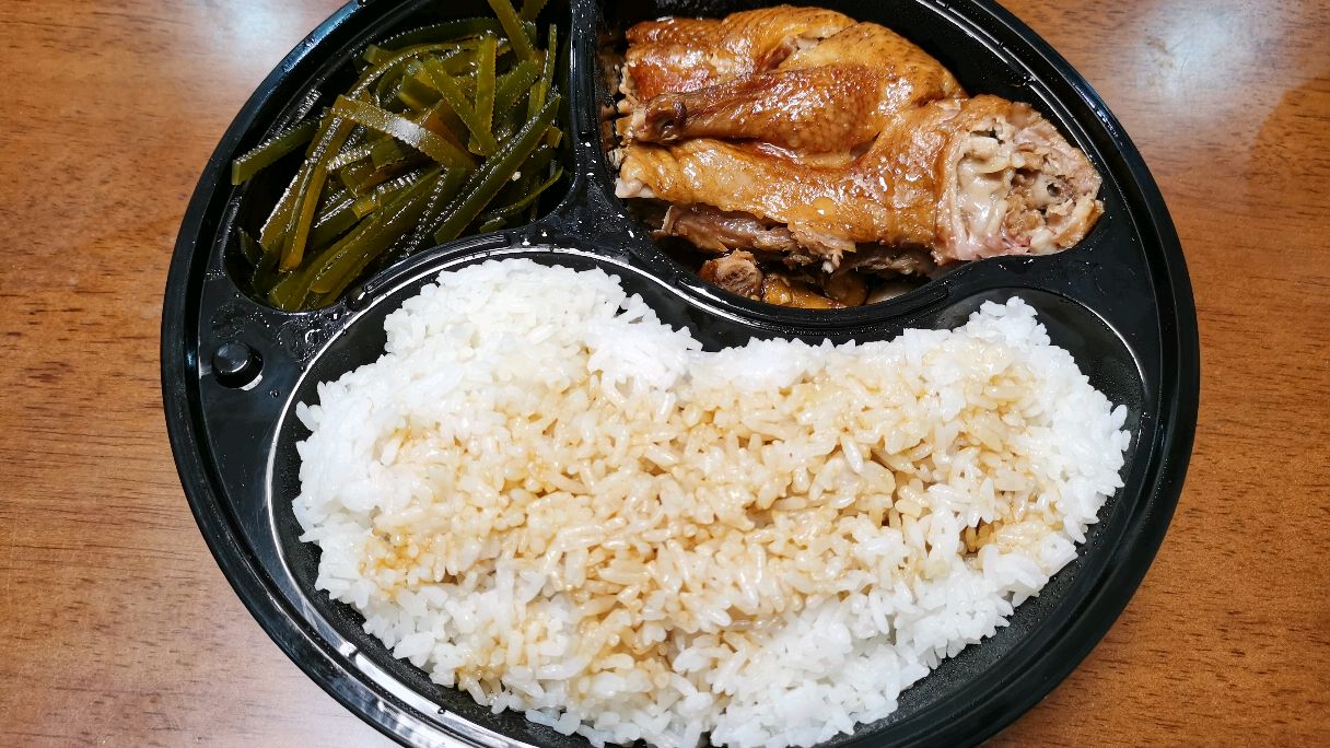 试吃泉州美食姜母鸭套餐,一份15元,姜味十足