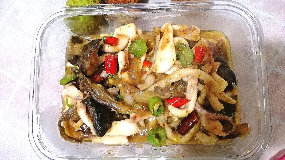 香辣开胃的鱿鱼的家常做法,肉质鲜美,脆弹爽口,吃上一口很解馋