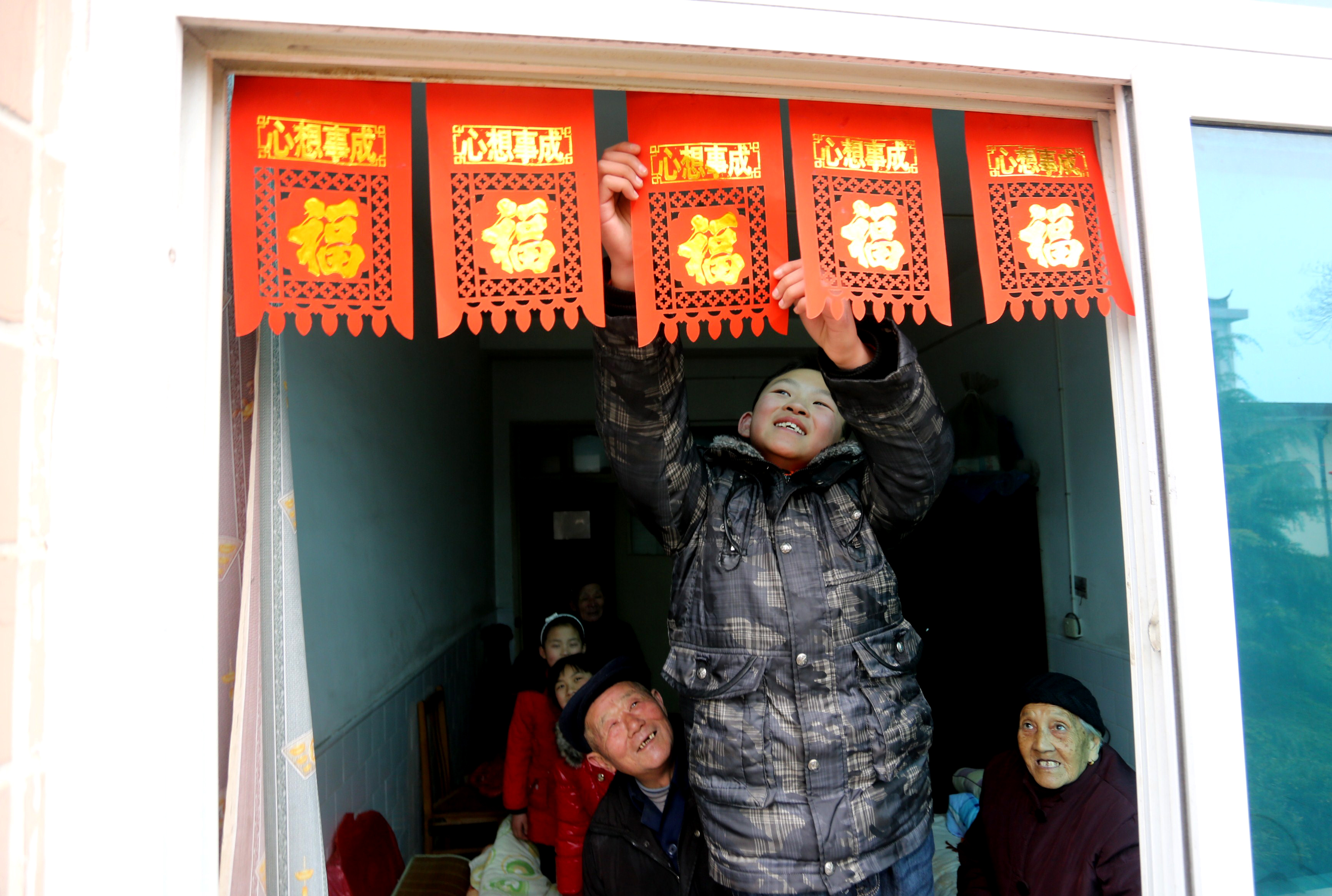 买"门笺"过大年,一张喜欢的也没有,为啥