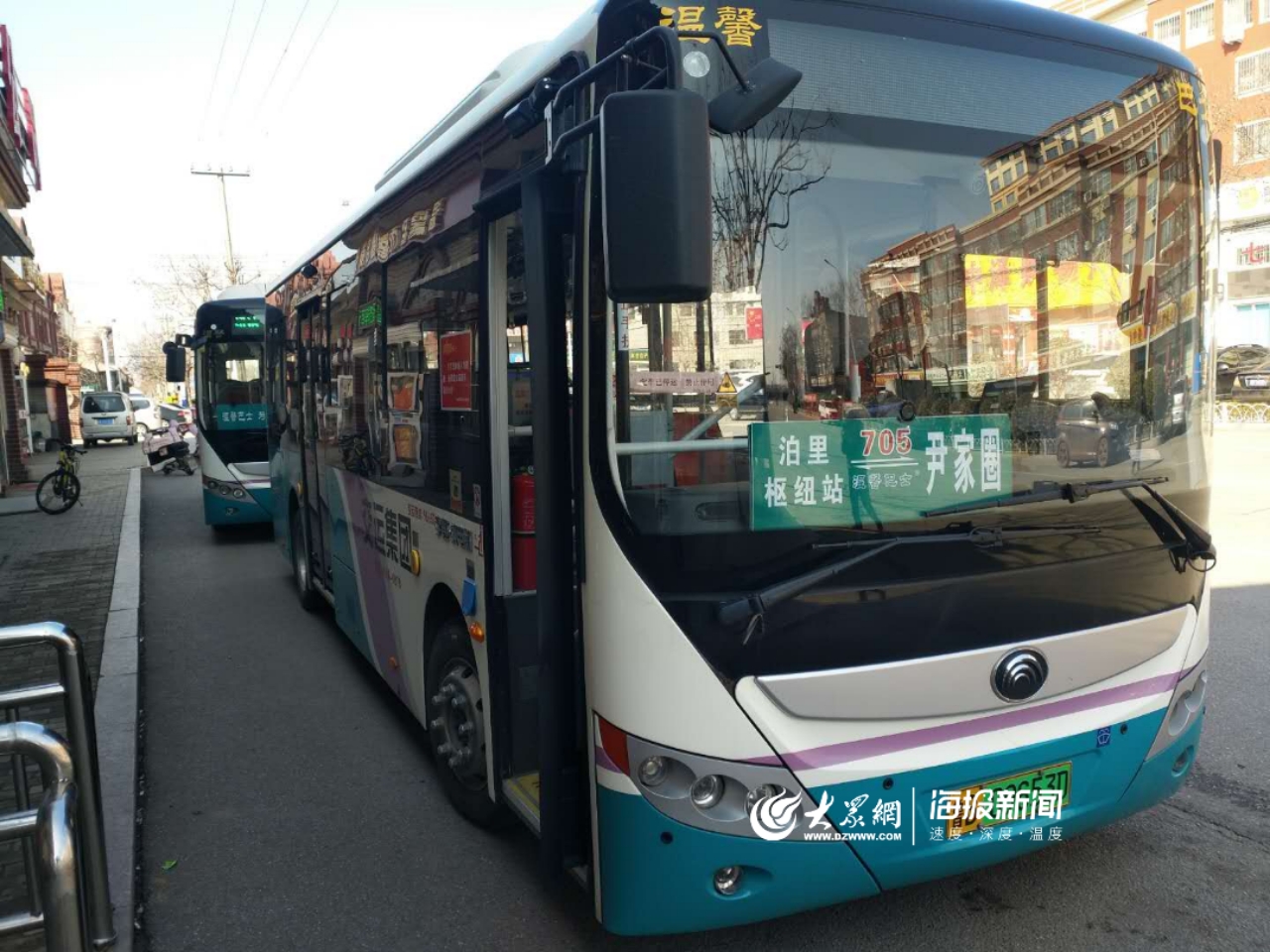 青岛部分公交线路恢复首日 客流明显减少