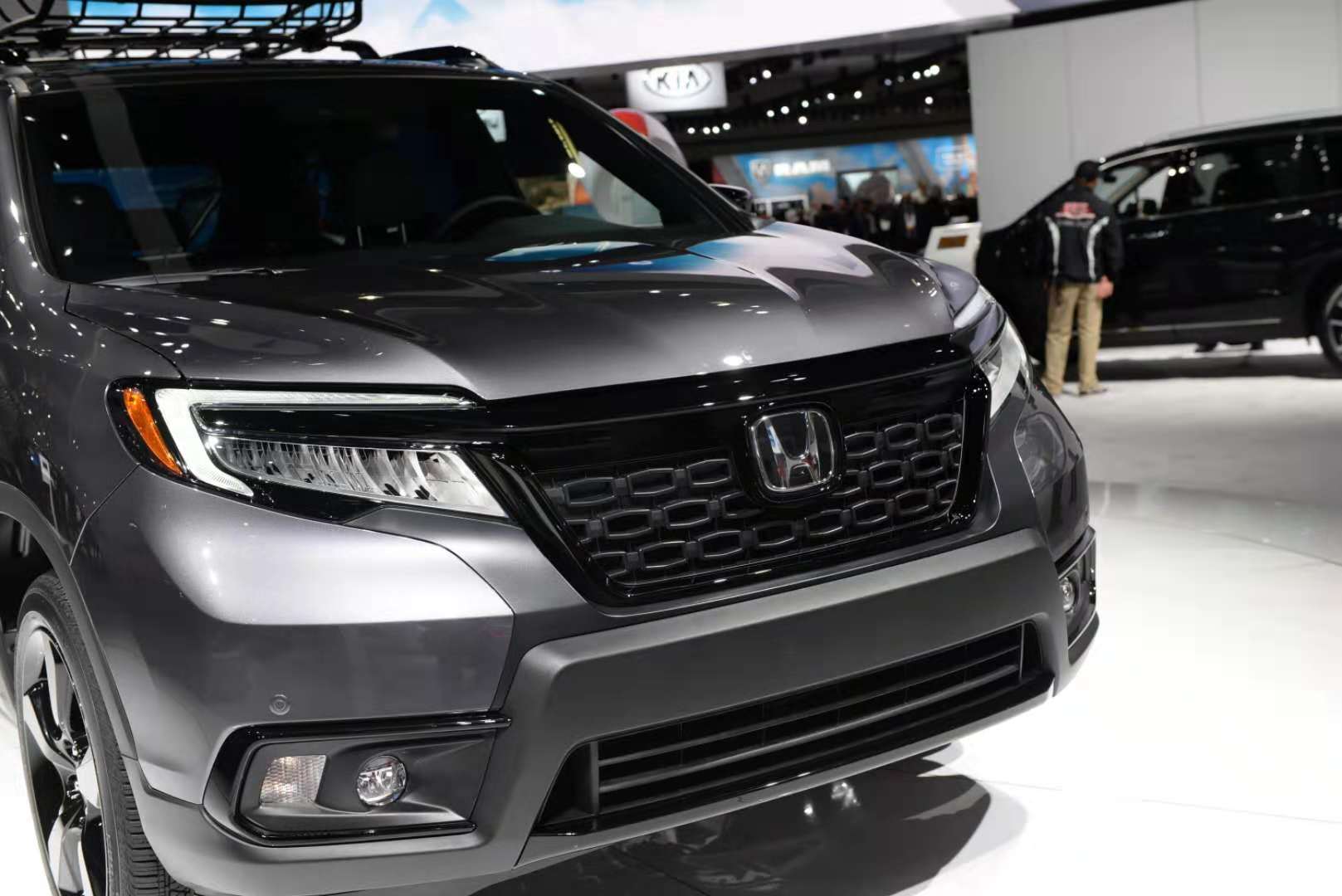 搭3.5l 9at爆283马力,22万配四驱叫板汉兰达