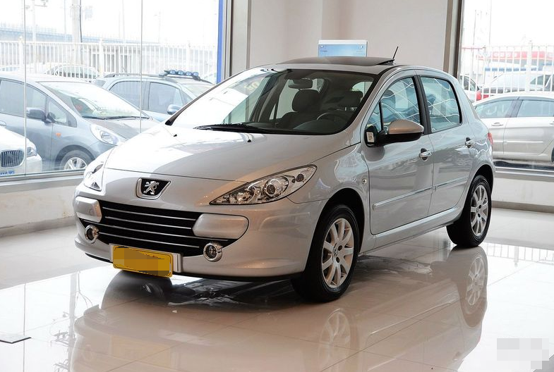 东风标致307两厢,整体造型非常出色,简约大气非常耐看