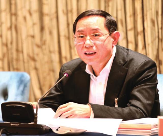 林彬杨参加九江市代表团审议