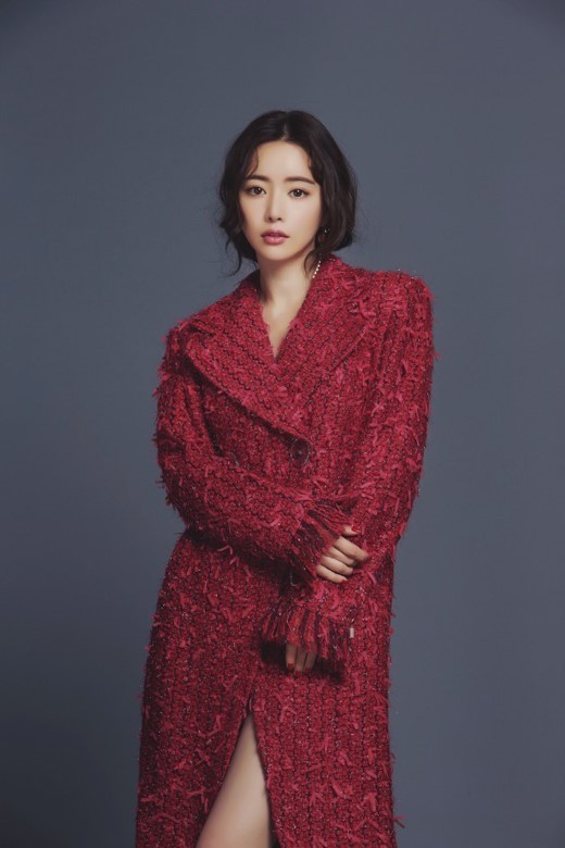 可爱性感的韩国女演员洪秀儿