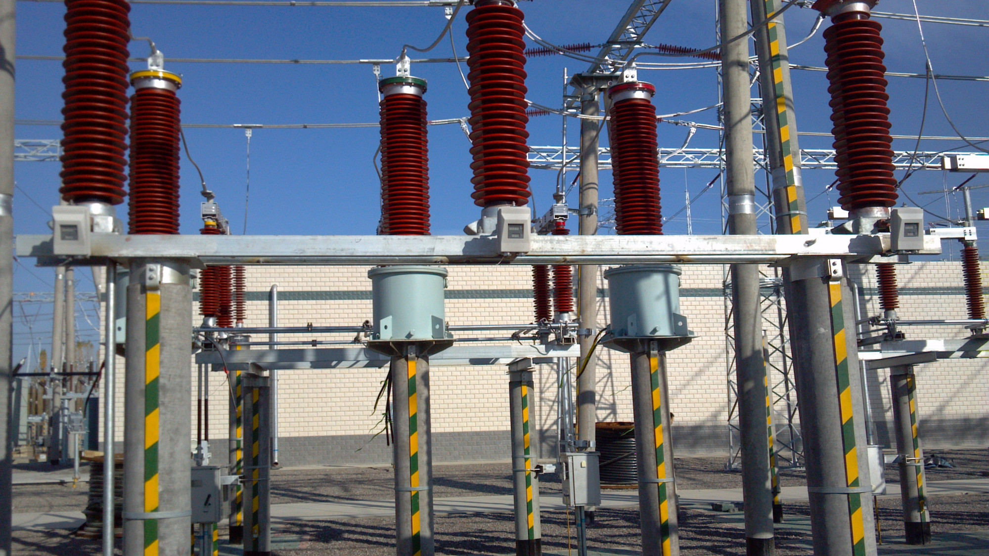 中性点运行方式有不接地,经电阻接地,经消弧线圈接地或直接接地等多种