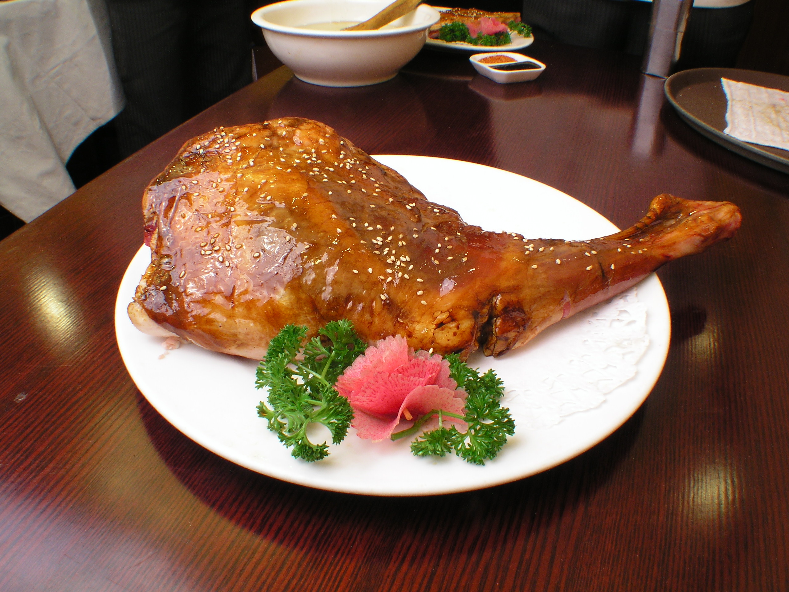 每天六道新花样:美食就在身边,你吃过几道 烤羊腿