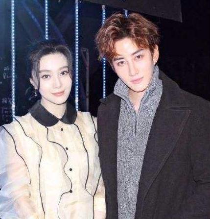 范冰冰和各男星的合影,亮点在最后一张,大黑牛看了都吃醋!