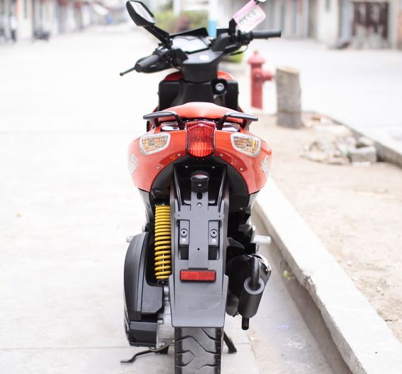 阿普利亚旗下首款小排量踏板车,阿普利亚sr50,你喜欢吗?