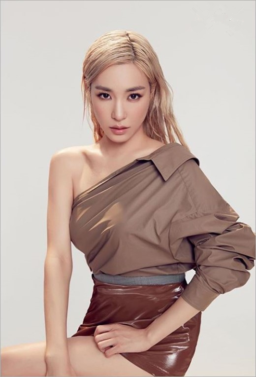 韩国女团少女时代成员tiffany近日在sns发布了多张她的最新时装杂志照