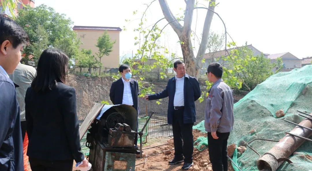 王小元调研垣曲教科系统重点项目建设情况