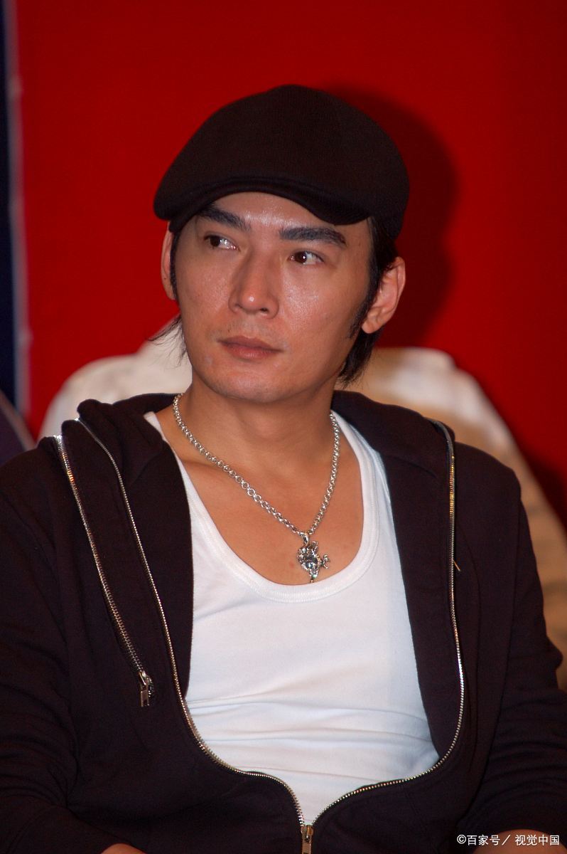 今天就来聊聊这位曾经迷倒万千少女心的古装男神,这么多年,焦恩俊始终