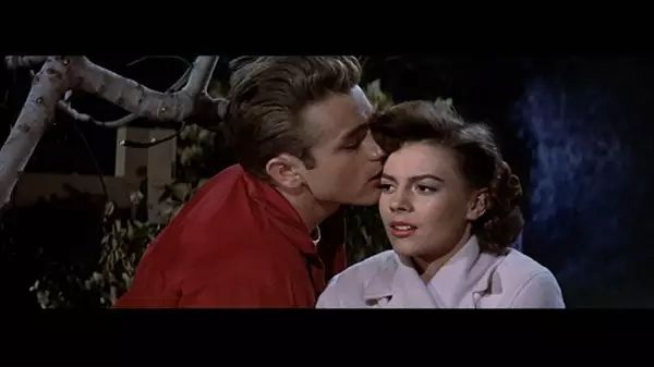 《无因的反叛》:反叛不重要,无因才可怕