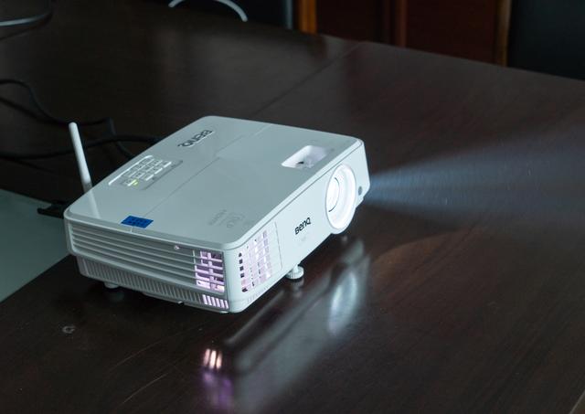 不花冤枉钱,经济适用的明基e500智能投影仪测评