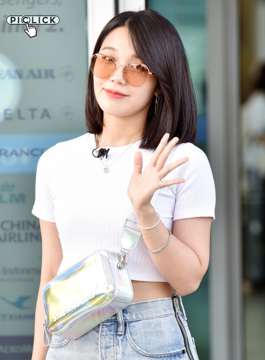 郑恩地 "短发女神的维生素微笑"