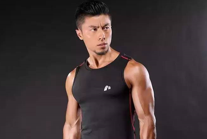 搬砖工人的肌肉与健身房练出来的肌肉,究竟有何不一样