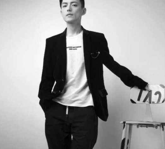 英雄联盟主播智勋差点被封,原因是点的女陪玩太配合