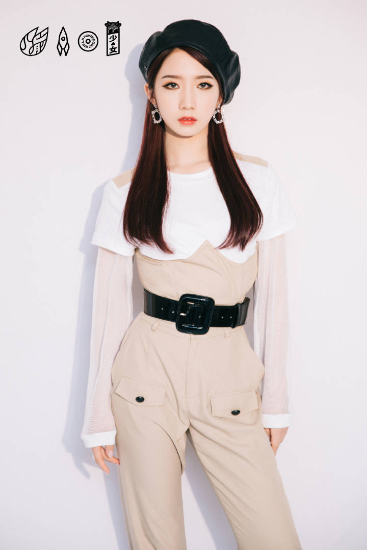 火箭少女孟美岐个性,时尚,潮流照,能歌善舞,可盐可甜