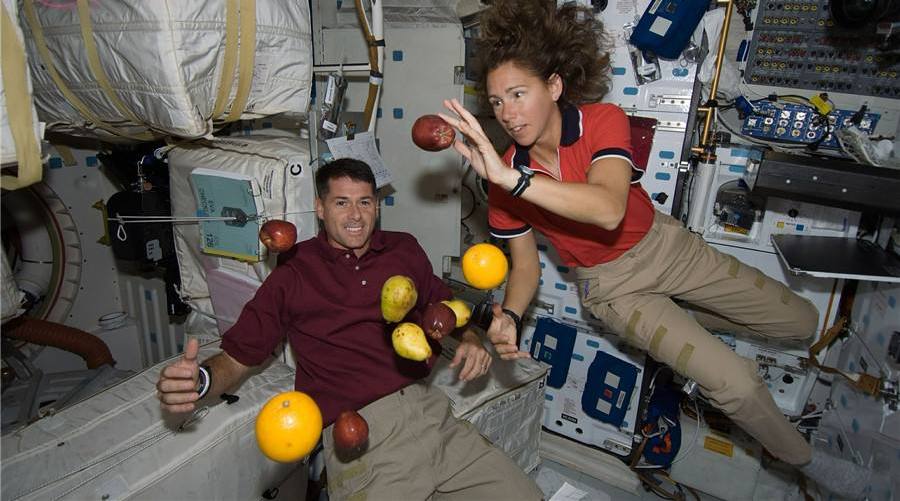 "失重"究竟是什么感觉,宇航员告诉你真相!