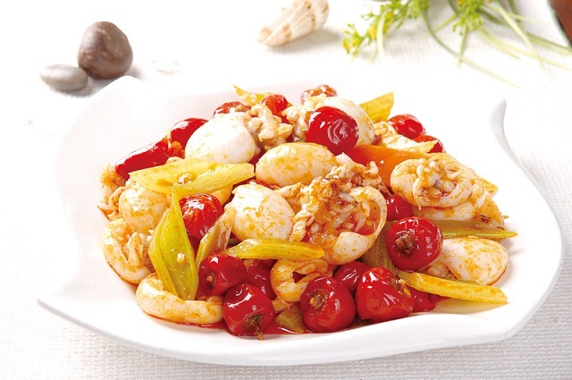 泡椒墨鱼仔,酸辣的美味