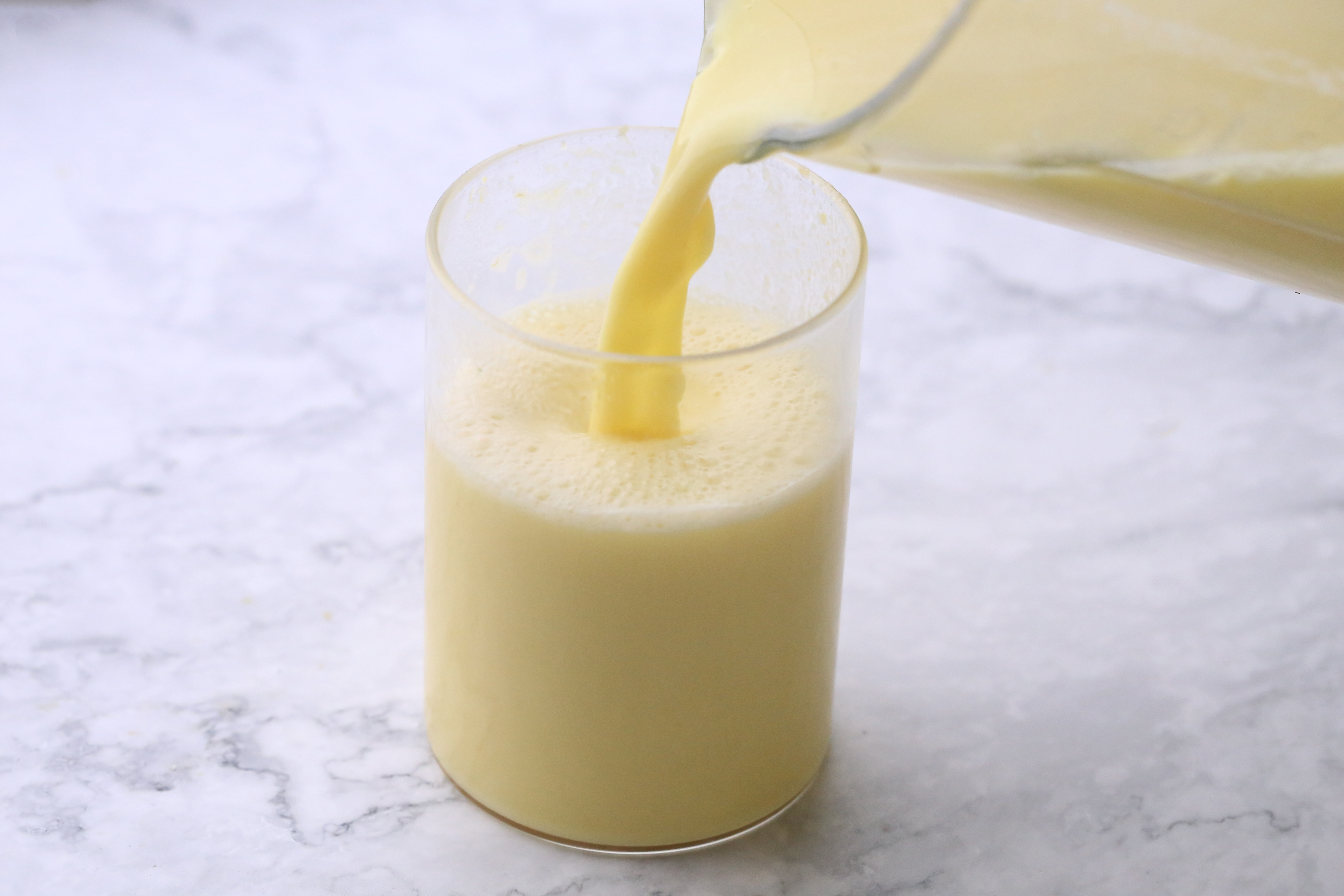 玉米原本就有淡淡的甜味,不加糖也很好喝,奶香浓浓的玉米汁就做好了