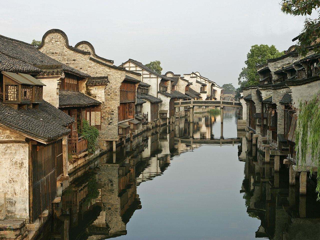 这座小镇用了20年时间,成了世界著名的旅游胜地