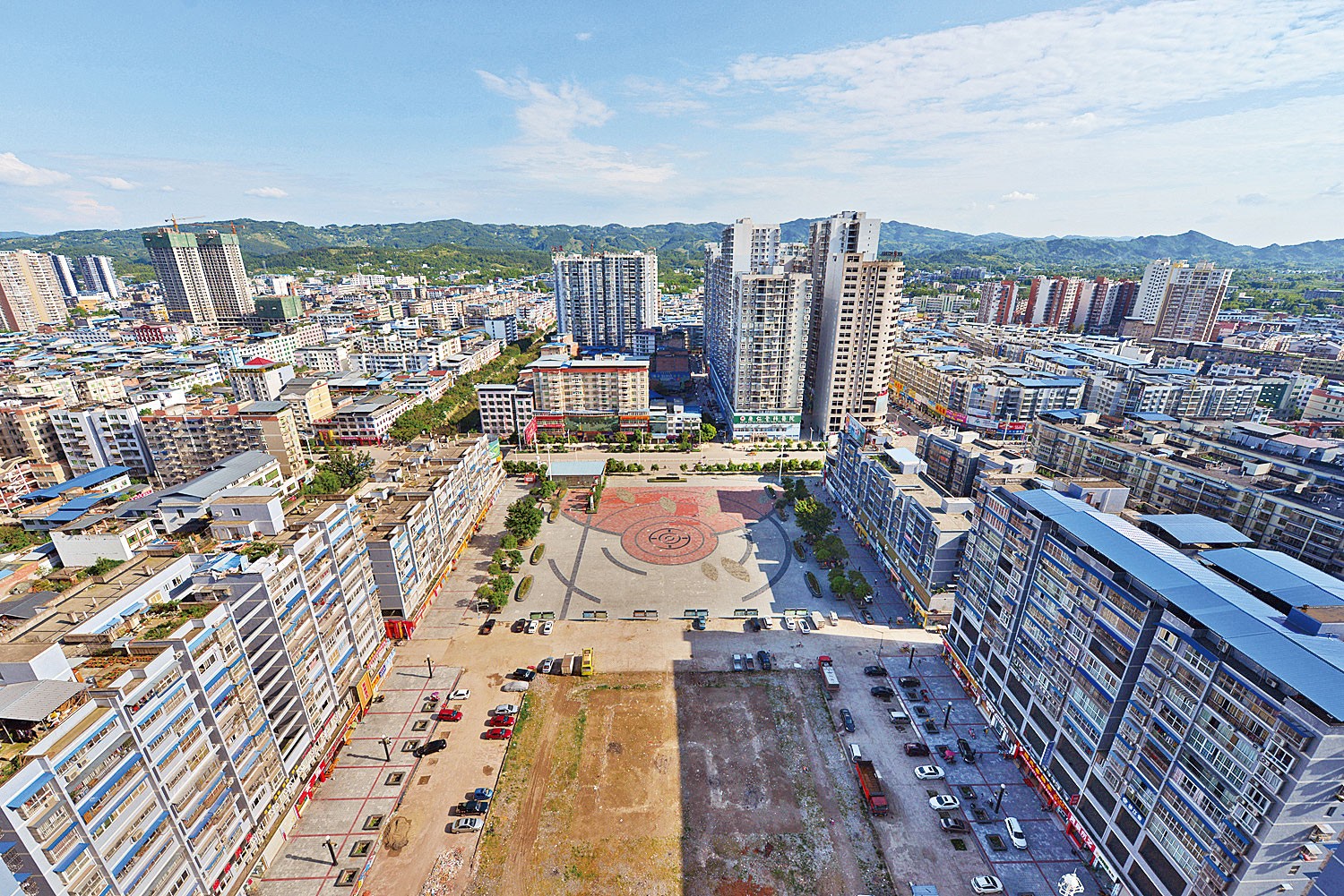 图赏开江!昔日东街摔跟头,西街捡草帽,今变身川东小天府!