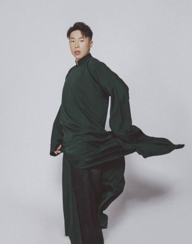 德云社烧饼凭借一身肌肉荣登健美杂志封面,你怎么看?