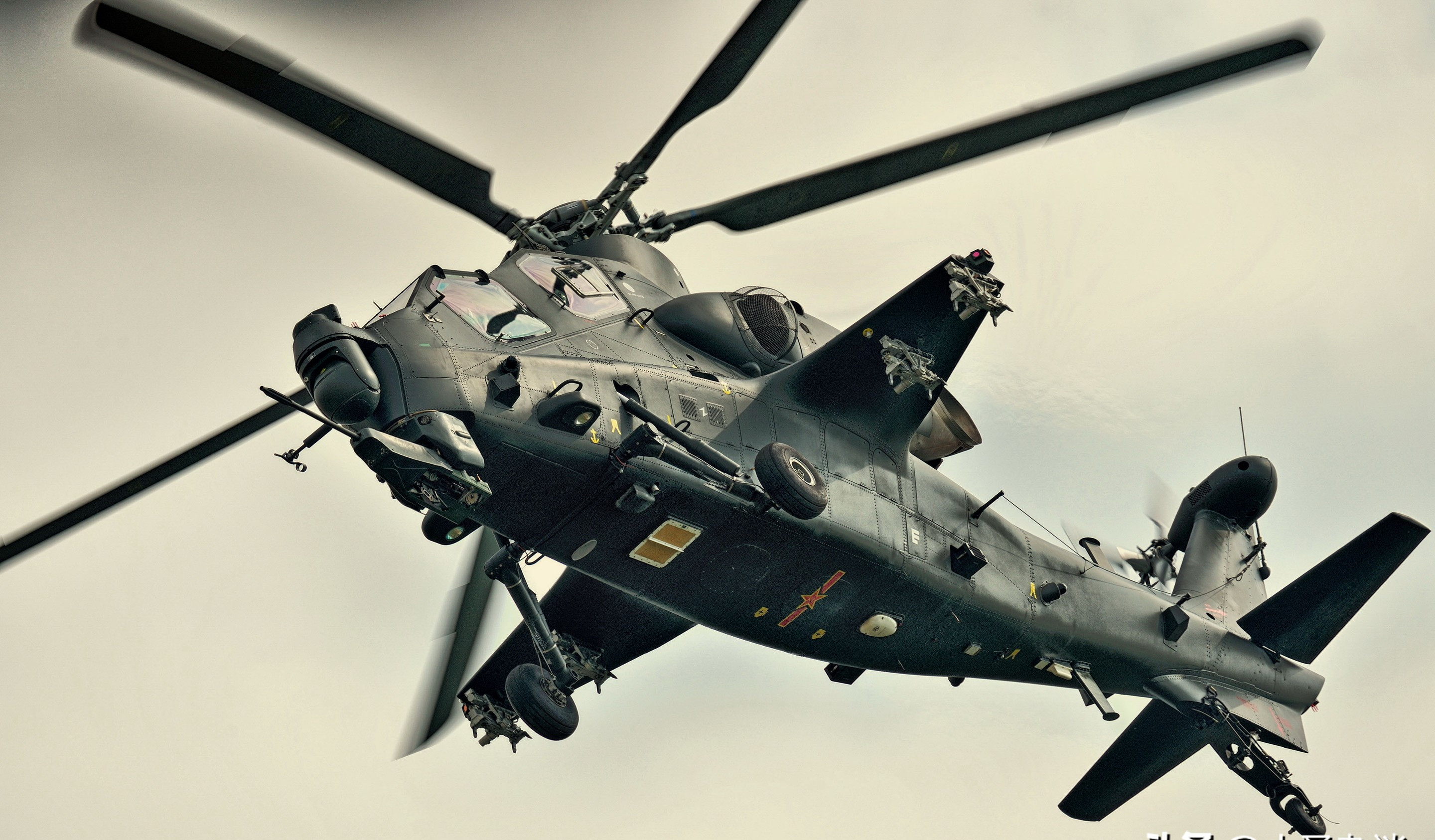 2016年8月6日,武直-10武装直升机正式列装西部战区陆军第13集团军某